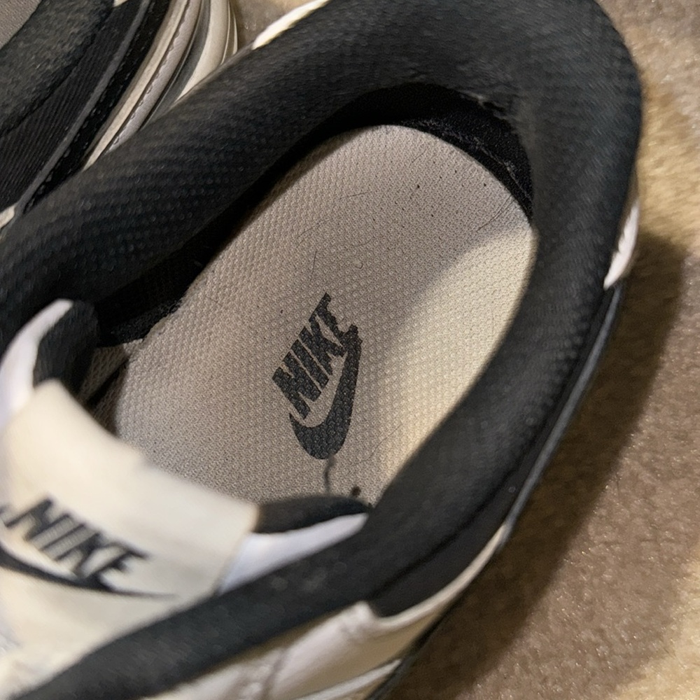 nikes - Picture 4 of 6